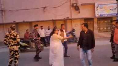 ইংরেজবাজার: বিহারে জয় পুরাটুলি বিজেপি কার্যালয়ে আনন্দ উল্লাসে মাতলেন বিধায়ক এবং নেতাকর্মীরা