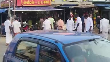 திருவாடனை: நான்கு ரோடு சந்திப்பு சாலை
பகுதியில் பிஜேபியினர் பீகார் தேர்தலில் வெற்றி பெற்றதை தொடர்ந்து வெடி வெடித்து, இனிப்பு வழங்கி கொண்டாடினர்