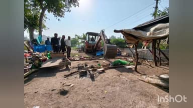 રાજકોટ પૂર્વ: મવડી-મોટામવામાં 21 મકાન, ઝૂંપડાઓનું ડિમોલિશન કોર્પોરેશન 108.37 કરોડની 11660 ચો.મી. સરકારી જમીન ખુલ્લી કરાવી