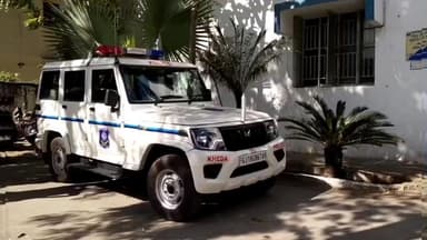 કપડવંજ: આંબલીયારાની પરણીતાને સાસરિયાઓએ પિયરમાંથી દહેજ લઈ આવવા બાબતે શારીરિક-માનસિક ત્રાસ આપી ઘરમાંથી કાઢી મૂકી