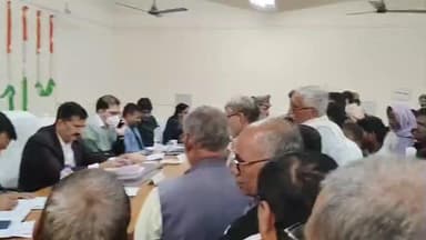 डीएम की अध्यक्षता में बदलापुर संपूर्ण समाधान दिवस हुआ संपन्न 82 शिकायती पत्रों में 11 का हुआ निस्तारण