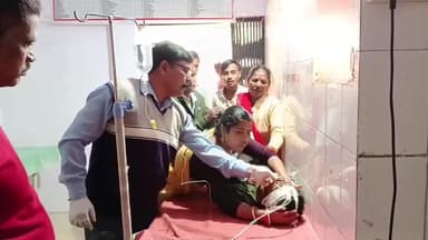 तालबेहट: चौबयाना मोहल्ले में छत पर खेल रहे नाबालिग किशोर पर बंदर ने किया हमला, जान बचाते समय छत से नीचे गिरा, हालत हुई मरणासन्न