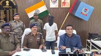 पाकरटांड: पाकरटांड थाना पुलिस ने 9 नवंबर को मोटरसाइकिल चोरी के मामले में चोर को जेल भेजा, नाबालिग निरुद्ध