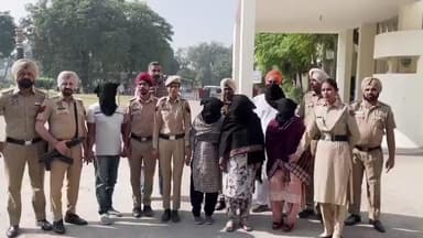 ਫਰੀਦਕੋਟ: ਫਰੀਦਕੋਟ ਪੁਲਿਸ ਨੇ ਬਲੈਕਮੇਲਰ ਗਿਰੋਹ ਦਾ ਕੀਤਾ ਪਰਦਾਫਾਸ਼ ਤਿੰਨ ਮਹਿਲਾਵਾਂ ਸਮੇਤ ਛੇ ਕਾਬੂ, 8 ਲੱਖ ਦੀ ਨਗਦੀ ਬਰਾਮਦ।