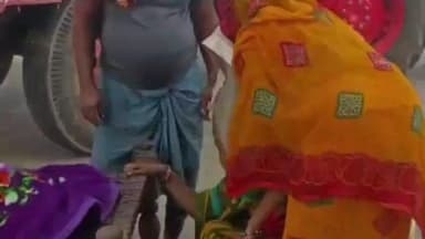 सहार: दुल्लमचक में पुलिस की दबिश तेज, चुनावी रंजिश में 8 से अधिक FIR, झड़पों और हत्या की घटनाओं से गांव में तनाव