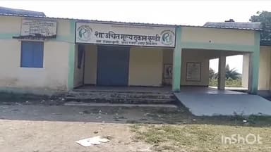 शाहपुर: शाहपुर में अजीब चोरी: गरीबों के लिए आवंटित दुकान से 76 बोरी गेहूं गायब, पुलिस में मामला दर्ज