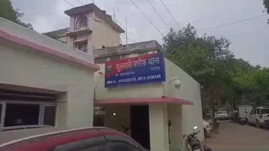 फुलवारी: फुलवारी शरीफ पुलिस ने ईसोपुर गांव के पास शराब के साथ हंगामा करने के आरोप में एक व्यक्ति को गिरफ्तार किया