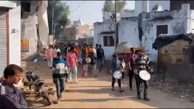 किशनगंज: कस्बाथाना से काली माता के भक्तों का जत्था कलकत्ता के लिए रवाना