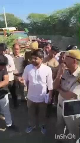 बांसेड़ा के ग्रामीणों ने क्षतिग्रस्त छान-दूदू स्टेट हाईवे पर किया विरोध प्रदर्शन