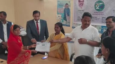 कान्हाचट्टी: कान्हाचट्टी में राज्य के 25वें स्थापना दिवस पर प्रखंड में परिसम्पत्ति का वितरण किया गया