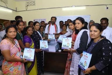 జడ్చర్ల: జడ్చర్లలో మహిళా సాధికారతకు నూతన ఊపు— 290 మందికి స్టడీ మెటీరియల్ అందజేసిన ఎమ్మెల్యే అనిరుధ్ రెడ్డి