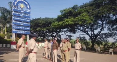 ಬಾದಾಮಿ: ಬಾದಾಮಿ ಸೇರಿ ವಿವಿಧ ಪೊಲೀಸ್ ಠಾಣಾ ವ್ಯಾಪ್ತಿಯಲ್ಲಿ ಬರುವ ಸಕ್ಕರೆ ಕಾರ್ಖಾನೆಗಳಿಗೆ ಭದ್ರತೆ