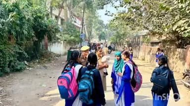 बिजनौर: बिजनौर में राजकीय बालिका इंटर कॉलेज पर मिशन शक्ति अभियान के तहत महिला पुलिस ने छात्राओं को जागरूक किया