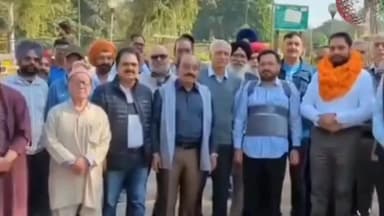 ਐਸਏਐਸ ਨਗਰ ਮੁਹਾਲੀ: ਮੋਹਾਲੀ ਵਿਖੇ ਵਾਰਡ ਨੰਬਰ 12 ਵਿੱਚ ਮੇਅਰ ਜੀਤੀ ਸਿੱਧੂ ਨੇ ਸੀਵਰੇਜ ਪਾਉਣ ਦਾ ਕੰਮ ਕਰਵਾਇਆ ਸ਼ੁਰੂ