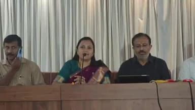 കാസര്ഗോഡ്: സ്വർണ്ണ കൊള്ളയിൽ കള്ളപ്പണ ഇടപാട് നടന്നതായുള്ള കണ്ടെത്തൽ ഞെട്ടിപ്പിക്കുന്ന മുൻ കേന്ദ്ര മന്ത്രി വി മുരളിധരൻ കാസർകോഡ്പറഞ്ഞു