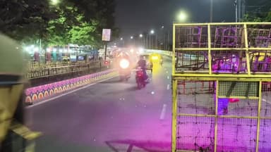 தண்டையார்பேட்டை: தண்டையார்பேட்டை வீரா கோட்டை தெருவில் நண்பர்கள் சந்திக்க வந்த வாலிபரின் இருசக்கர வாகனம் திருட்டு தந்தையுடன் காவல் நிலையத்தில் புகார்