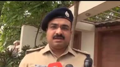 ನಿಡಗುಂದಿ: ಯಲಗೂರ ಕ್ರಾಸ್ ಬಳಿ ಓಸಿ ನಂಬರ್ ಬರೆದುಕೊಳ್ಳುವಾಗ ಪೊಲೀಸರ ದಾಳಿ : ನಗರದಲ್ಲಿ ಎಸ್ ಪಿ ಲಕ್ಷ್ಮಣ ನಿಂಬರಗಿ