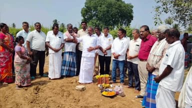 நல்லம்பள்ளி: சாமிசெட்டிப்பட்டி
ஏரியை மேம்படுத்தும் பணியை தர்மபுரி எம்எல்ஏ எஸ் பி வெங்கடேஸ்வரன் தொடங்கி வைத்தார்.