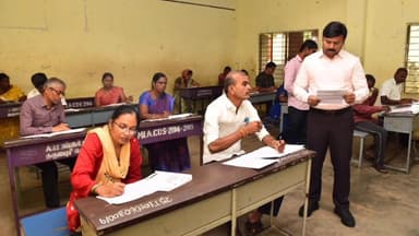 நல்லம்பள்ளி: தருமபுரி மாவட்டத்தில் ஆசிரியர் தேர்வு வாரியம் மூலமாக நடத்தும் ஆசிரியர் தகுதித் தேர்வு மையத்தை கலெக்டர் சதீஷ் பார்வையிட்டார்