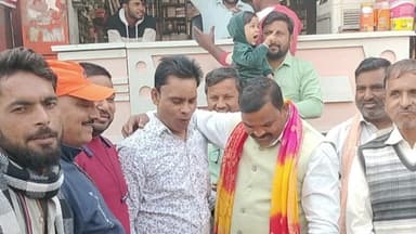 अतरौली।दादों में बिहार प्रदेश में चुनाव में भारतीय जनता पार्टी तथा एनडीए की प्रचंड जीत पर भाजपा कार्यकर्ताओं में खुशी