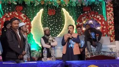 বজবজ ২: বজবজ দুই নম্বর ব্লকের অন্তর্গত সাতগাছিয়া অঞ্চলে গজল অনুষ্ঠানের আয়োজন উপস্থিত পঞ্চায়েত সমিতির সভাপতি।