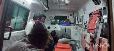 అండర్ బ్రిడ్జి వద్ద రోడ్డు ప్రమాదం ఇద్దరికీ గాయాలు, కేసు నమోదు