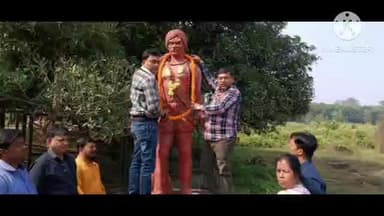 জয়পুর: মহাবীর বিরসা মুন্ডা-র জন্মজয়ন্তী উপলক্ষে আজ জয়পুরে তাঁর মূর্তিতে মাল্যদান করে শ্রদ্ধা জ্ঞাপন করলেন কোতুলপুরের বিধায়ক