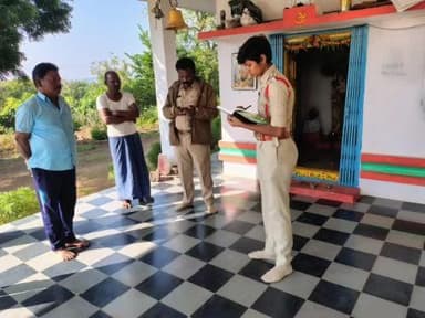 నిజామాబాద్ రూరల్: మోపాల్ పోలీస్ స్టేషన్ పరిధిలోని మూడు ఆలయాల్లో దొంగల చేతివటం