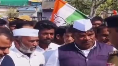 देपालपुर: चंद्रावतीगंज क्षेत्र की समस्याओं को लेकर कांग्रेस का प्रदर्शन, देपालपुर और आसपास के लोग भी शामिल हुए