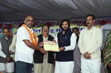 आरंग: ग्राम चपरीद में तहसील साहू संघ आरंग के नवनिर्वाचित पदाधिकारियों का शपथ ग्रहण समारोह, मंत्री गुरु खुशवंत साहेब उपस्थित