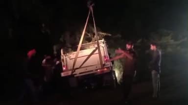 मूंडवा: मूंडवा के कुचेरा के पास हुआ सड़क हादसा, अनियंत्रित पिकअप सड़क के किनारे खाई में गिरी