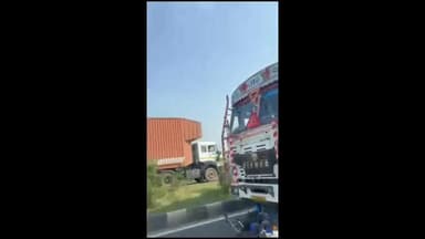 మావల: మావల బైపాస్ జాతీయ రహదారిపై బైక్ ను ఢీకొట్టి 3 కి.మీ. లాక్కెల్లిన కంటైనర్