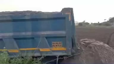 વડાલી: મહોર પાટિયા પાસે ડમ્પપર ચાલકે બાઈક ને ટક્કર મારતા ત્રણ ઇજાગ્રસ્તો ને હોસ્પિટલ ખસેડાયા.