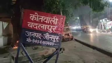 बदलापुर के भलुआही में मामूली विवाद को लेकर दो पक्षों में मारपीट चार घायल घटना सीसीटीवी कैमरे में कैद