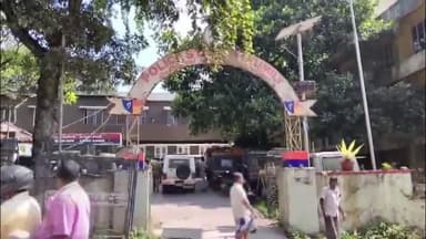 പീരുമേട്: പത്തോളം കേസുകളിലെ പ്രതിയായ കുപ്രസിദ്ധ തട്ടിപ്പുകാരനെ കുമളി പോലീസ് തിരുവനന്തപുരത്ത് നിന്ന് അറസ്റ്റ് ചെയ്തു