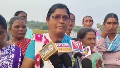 పెన్పహాడ్: సాగు భూమిని అక్రమంగా పట్టా చేసుకున్నారు: చిన్న గార కుంట తండాకు చెందిన గిరిజన రైతులు