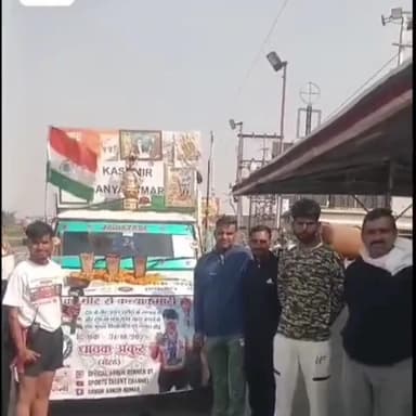 नीमराना: श्रीनगर से कन्याकुमारी तक मसाला दौड़ दल का नीमराना कस्बेवासियों ने किया स्वागत