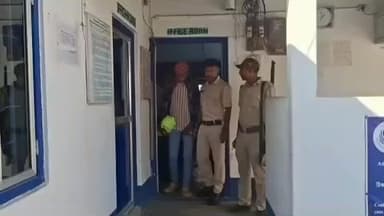 আলিপুরদুয়ার ১: পশ্চিম চকচকার মুন্নার ১৪ দিনের জেল হেফাজতের নির্দেশ শুনেই কান্নায় ভেঙ্গে পড়লেন পরিবারের লোকেরা