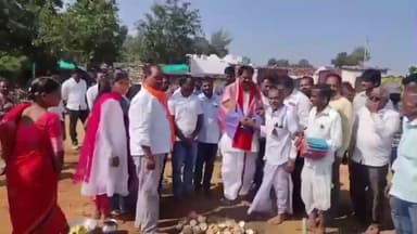 దోమకొండ: సీతారాంపూర్ లో ముదిరాజ్ సంఘ సభ్యుల కల్యాణ మండప భూమి పూజ చేసిన, ఎమ్మెల్యే రమణారెడ్డి, సంఘాలు అభివృద్ధి పథంలో దూసుకెళ్లాలి