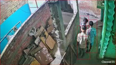 भभुआ वार्ड नंबर 14 जायसवाल दुर्गा मंदिर के सामने पतली गली में हेरोइन गांजा शराब तस्कर खुलेआम बेच रहे हैं