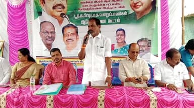 மதுராந்தகம்: மாரி புத்தூர் பகுதியில் அதிமுக சார்பில் பூத் கமிட்டி பாக நிலை நிர்வாகிகளுக்கான ஆலோசனைக் கூட்டத்தில் முன்னாள் MLA சீனிவாசன், பங்கேற்பு