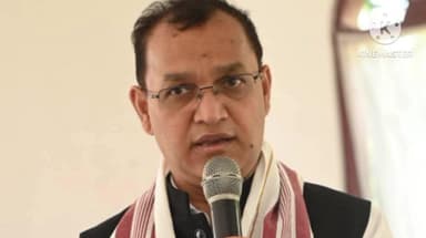 সৰুপথাৰ: সৰুপথাৰত বাপ্তিস্ত গীৰ্জা ঘৰত উপস্থিত হৈ ৰাইজৰ লগত মত বিনিময় বিধায়ক বিশ্বজিত ফুকনৰ