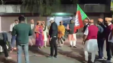 पाकुड़: पाकुड़ नगर भाजपा नेताओ ने बिहार में एनडीए की प्रचंड जीत पर मिठाई बांट कर मनाये बिजयोउत्सव #bjpjharkhand