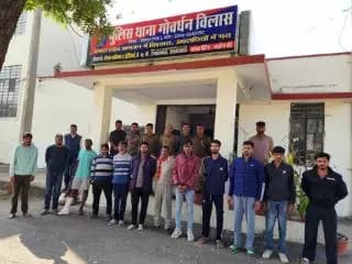 #उदयपुर_पुलिस
श्रीमान महानिरीक्षक पुलिस उदयपुर रेंज, उदयपुर व जिला पुलिस अधीक्षक उदयपुर के निर्देशन में वांछित अपराधियों की गिरफ्तारी व एरिया डोमिनेंस अभियान के तहत उदयपुर पुलिस की लगातार कार्यवाही जारी: अलसुबह दबिश देकर 331 अपराधी/ आपराधि