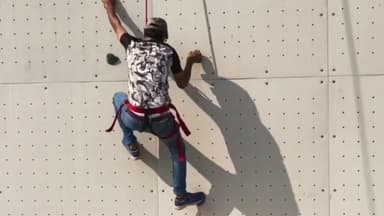 જૂનાગઢ: જુનાગઢ પોલીસના સહકારથી માઉન્ટેનિયરીંગ એસોસિયેશન દ્વારા બાળકો માટે આર્ટિફિશિયલ ક્લાઇમિંગ વોલ ચડવા માર્ગદર્શન અપાયું