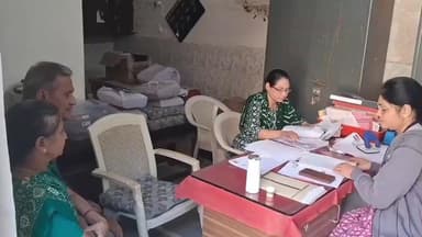 જૂનાગઢ: જિલ્લાના ૩.૨૬ ટકા ગણતરી ફોર્મ ડિજિટલાઈઝની કામગીરી પુર્ણ,ડિજિટલાઇઝેશન સારી કામગીરી કરનાર બુથ લેવલ ઓફિસરને સન્માનિત કરાયા