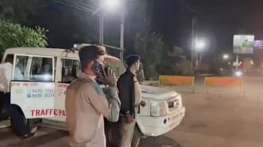 बालोद: बालोद-दल्लीराजहरा मुख्य मार्ग पर देर रात तक चल रही सख्त जांच, शराब पीकर वाहन चलाने वालों पर हो रही कार्रवाई