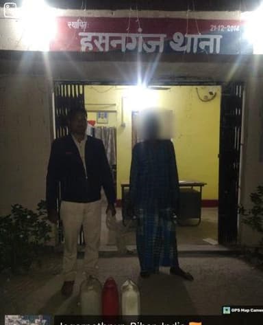 कटिहार जिला के हसनगंज थाना अंतर्गत एक व्यक्ति अर्जून हसदा उम्र करीब 45 वर्ष पिता तला हसदा सा० नीमटोला पिपरा थाना हसनगंज जिला कटिहार को कुल 20 लीटर देसी शराब के साथ गिरफ्तार कर अग्रिम कार्रवाई की जा रही है ।