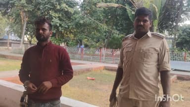 मुरलीगंज: मधेपुरा: मुरलीगंज थाना अध्यक्ष ने दुर्गा स्थान चौक से सुमित कुमार को शराब के नशे में गिरफ्तार किया