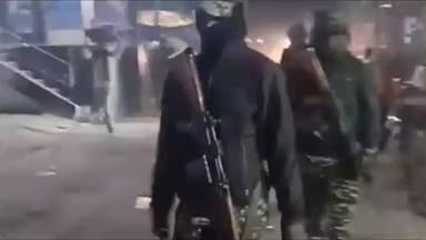 घोसी: CAPF पुरुष एवं महिला जवानों द्वारा घोसी थाना क्षेत्र में फ्लैग मार्च और एरिया डॉमिनेशन किया गया